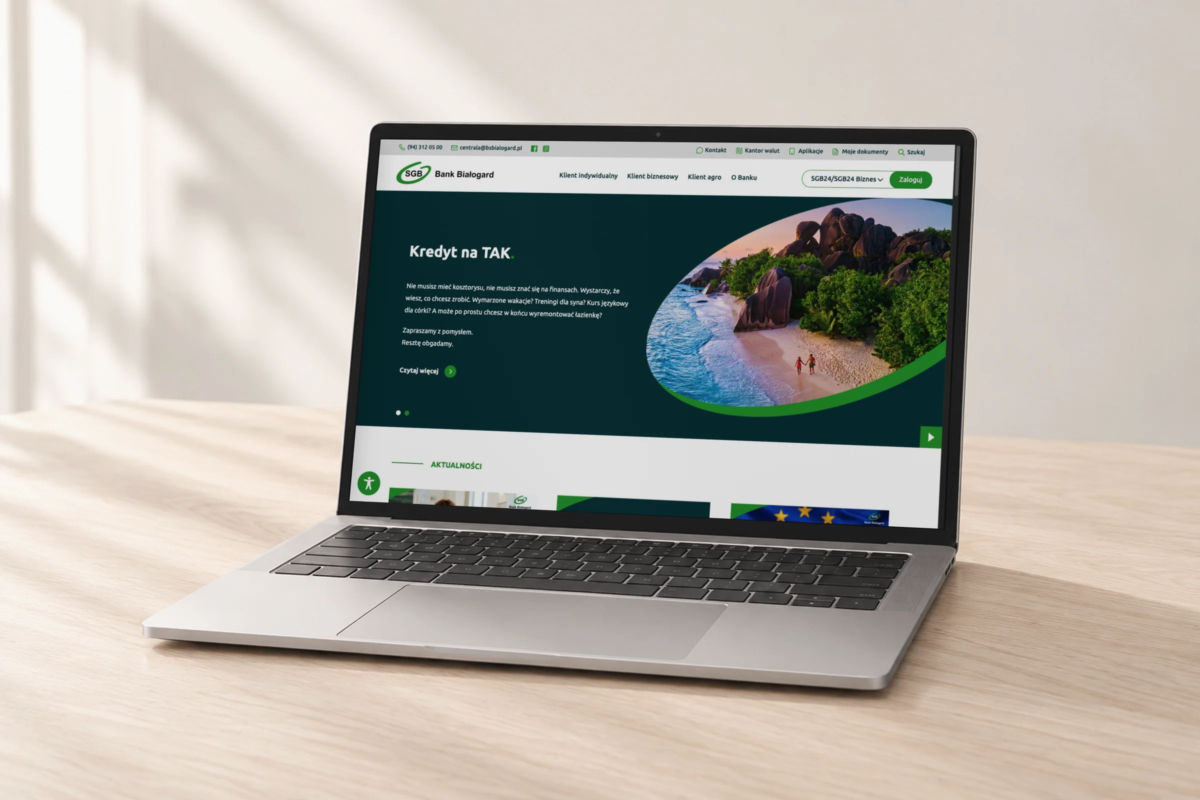 Strona bsbialogard.pl z kampanią Kredyt na TAK na ekranie laptopa